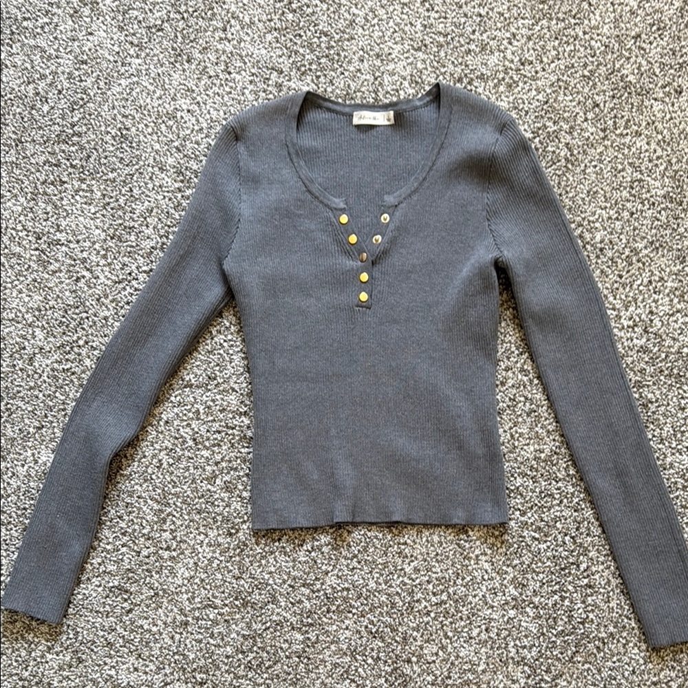 Active USA Grey Knit Top